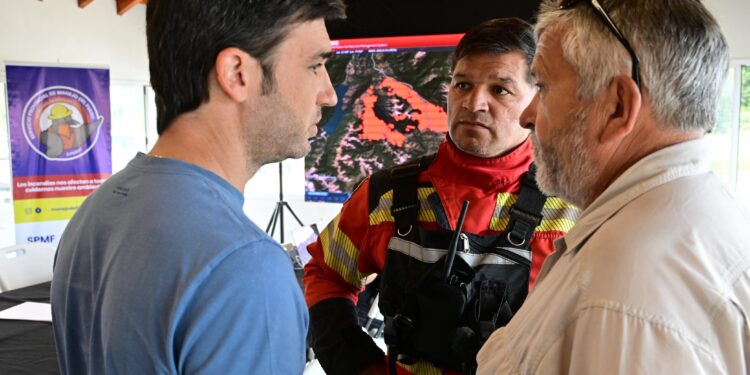 Incendio en Puerto Patriada: continúa el operativo y el fuego ya está contenido en un 85%