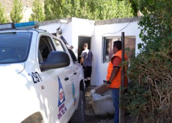 Sismografica: Con el acompañamiento de Defensa Civil, las familias siguen  retirando sus pertenencias