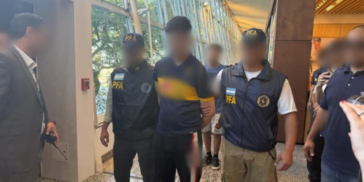 Expulsaron del país a cuatro ciudadanos chilenos condenados por delitos graves