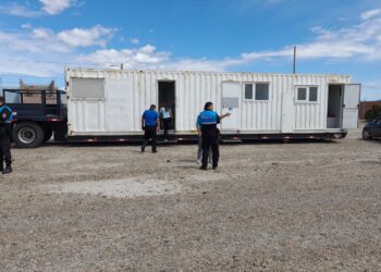 Instalan un módulo policial en Caleta Córdova para reforzar la seguridad durante el verano