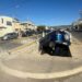 Un auto cayó en un conducto cloacal y el conductor se dió a la fuga