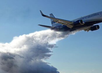 Torres recibió el avión hidrante más grande de Latinoamérica para reforzar el combate de incendios en la Cordillera