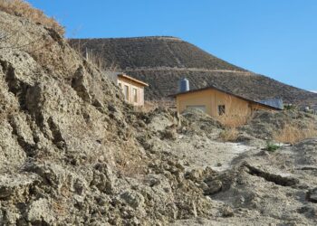 Vecinos de Paso Nuevo advierten sobre acumulación de volúmen de tierra
