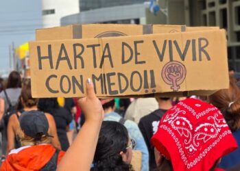 Una multitud pidió justicia por el asesinato de Valeria
