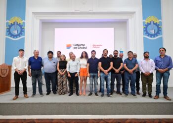 Torres acordó con la mayoría de los  intendentes un pacto de responsabilidad y equilibrio fiscal y una baja progresiva de Ingresos Brutos