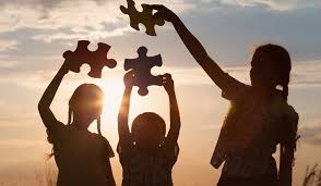 Convocatoria pública en Comodoro para familias que deseen adoptar a un grupo de tres hermanas