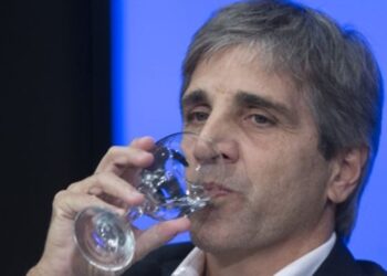 Incendios, Lavagna, YPF y Caputo con la excusa de siempre