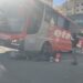 Un colectivo atropelló a un repartidor en pleno centro de Comodoro