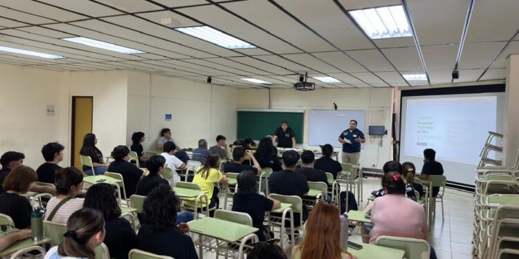 Proyecto Puente inició el año con su primera reunión informativa en la Universidad