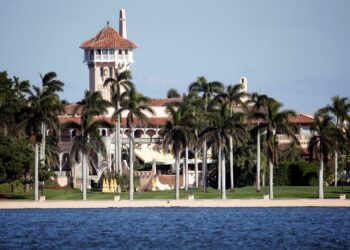 Eliminaron a un hombre armado que intentó entrar en la residencia de Trump en Mar-a-Lago