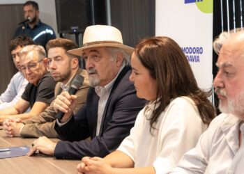 Macharashvili firmó con la SCPL el convenio para generar distribución comunitaria de energía renovable en Comodoro