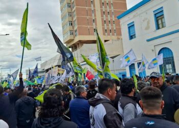 Multitudinario rechazo en Comodoro a la ley de reforma laboral