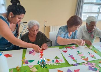 Adultos mayores disfrutan de las colonias de verano impulsadas por el Municipio de Sarmiento