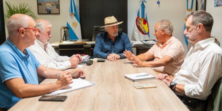 El intendente se reunió con referentes de la firma IATASA