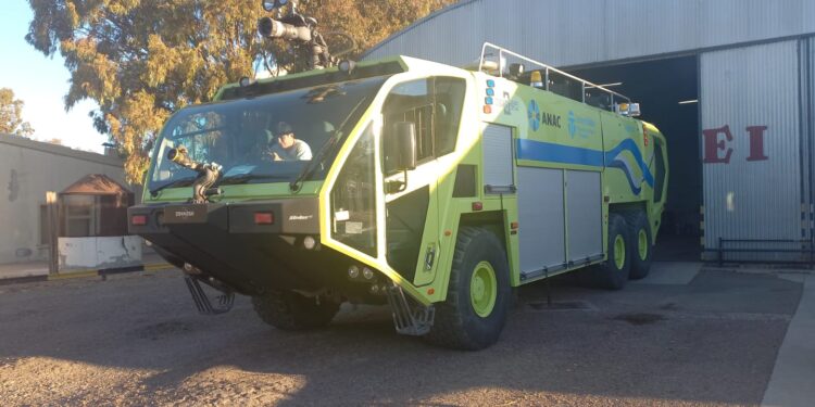 Una autobomba aeroportuaria de gran porte recorrerá el centro de Comodoro este sábado