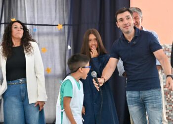 Torres inauguró el Ciclo Lectivo 2026 en Camarones: “Hacer Patria es darle futuro a nuestros hijos en nuestros pueblos”