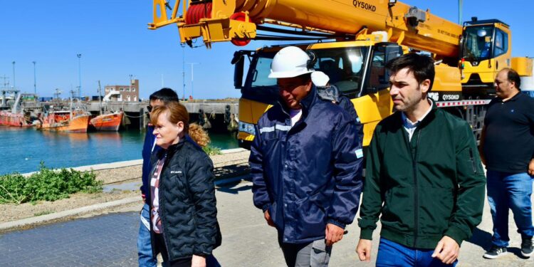 Torres destacó los avances en la obra del Astillero de Comodoro Rivadavia y aseguró que “fortalece la competitividad regional”