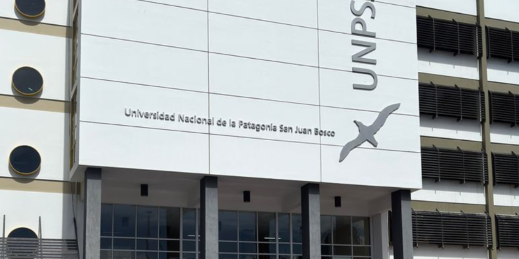 La UNPSJB informó que la Licenciatura en Psicología aún está en etapa de evaluación nacional