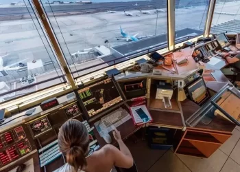 Paros de controladores aéreos: habrá demoras y reprogramaciones de vuelos en todo el país