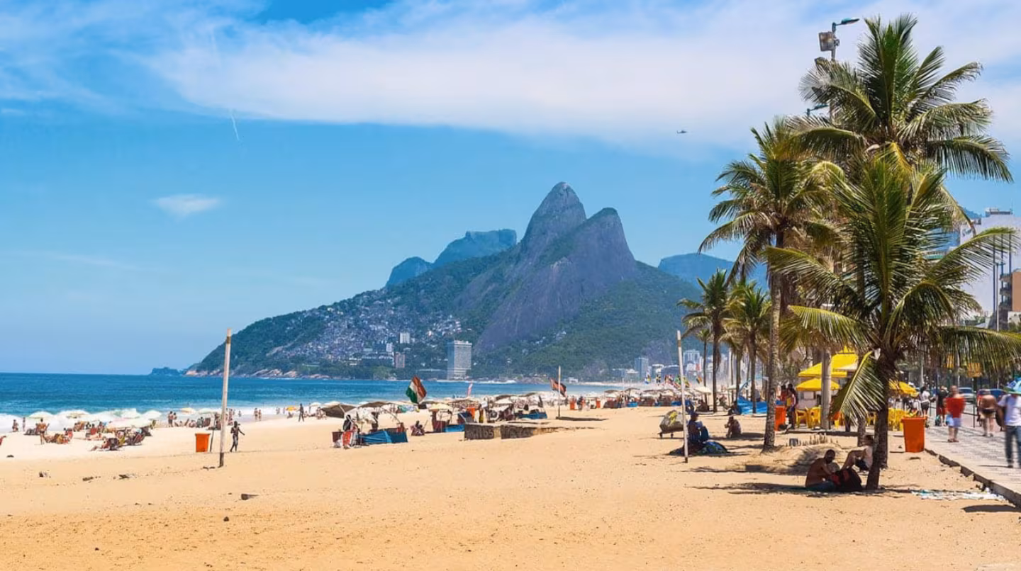 Carnaval 2026: Brasil arrasa en reservas, pero los turistas ajustan el bolsillo
