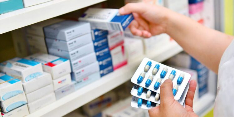 El Gobierno derogó restricciones para patentar medicamentos y cambia el sistema de aprobación