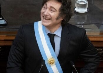 Milei inaugura sesiones, el gran discurso de Dolores Fonzi