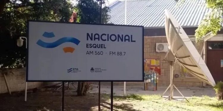 Luque se expresó sobre el recorte de programación de Radio Nacional
