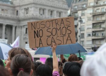 El 8 M, según Milei, la motosierra sobre las mujeres