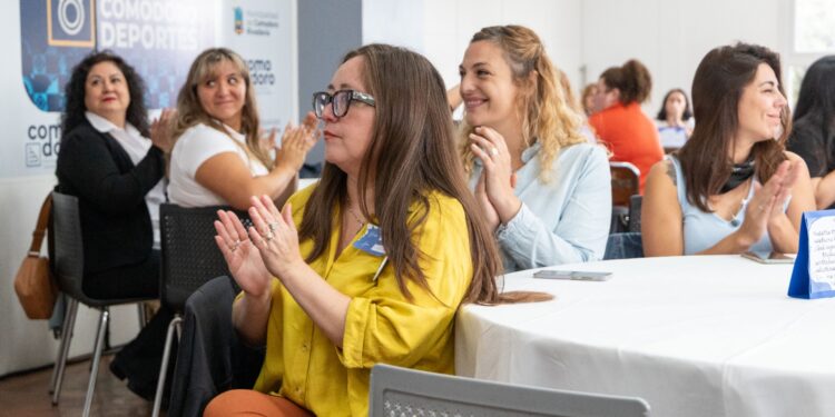 El Municipio realizó un reconocimiento a las mujeres trabajadoras municipales en el marco del 8M