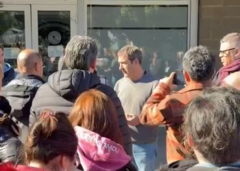 Luque escuchó a los trabajadores del Casino de Esquel en medio de la crisis