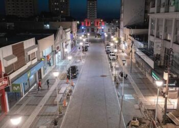Tragedia en el centro de Comodoro: un turista murió tras caer desde el cuarto piso de un apart hotel