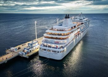 El crucero de lujo Silver Whisper llegó a Puerto Madryn con más de 360 pasajeros