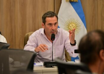 Luque sobre la ley de Glaciares: “se está poniendo en juego recursos que son irrecuperables”