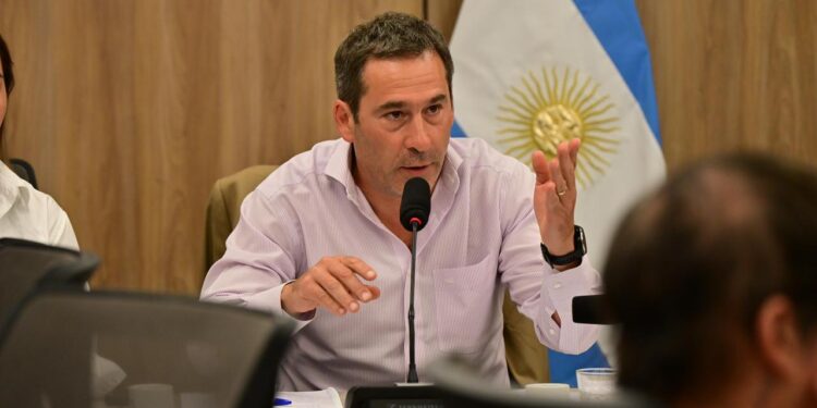 Luque sobre la ley de Glaciares: “se está poniendo en juego recursos que son irrecuperables”