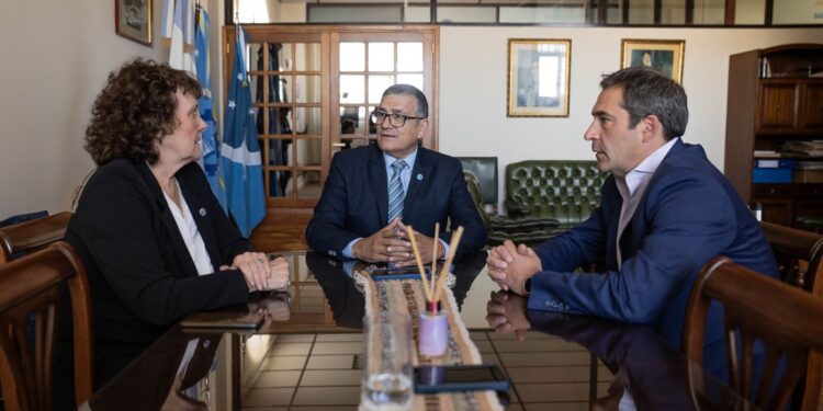 Luque se reunió con el Rector de la  UNPSJB y compartieron su preocupación por la falta de promulgación de la Ley de Financiamiento Universitario”