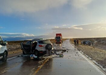 Siguen trabajando tras más de dos horas en el choque fatal de Ruta 3: los vehículos iban en sentidos opuestos