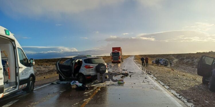 Siguen trabajando tras más de dos horas en el choque fatal de Ruta 3: los vehículos iban en sentidos opuestos
