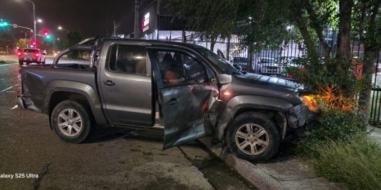 Choque en Comodoro: manejaba alcoholizado, cruzó y dejó a un joven hospitalizado