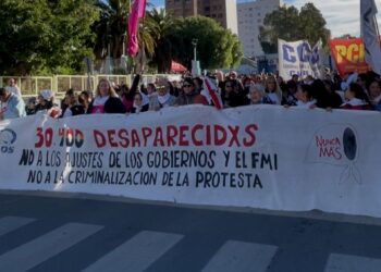 Multitudinaria marcha en Comodoro por la Memoria, la Verdad y la Justicia