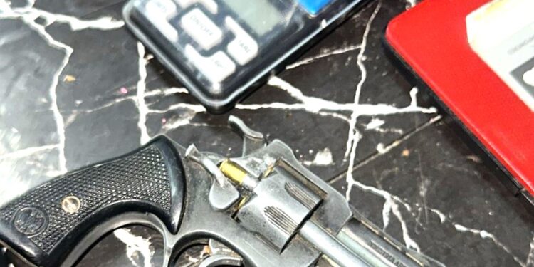 Policía del Chubut realizó importantes allanamientos por narcomenudeo y secuestro de armas en distintos barrios