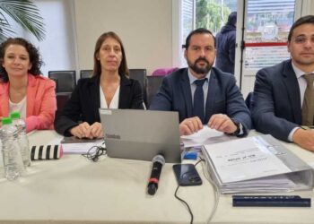 «Ocho puñaladas no son defensa»