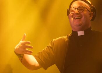 El “Padre DJ” llega a Plaza de Mayo: show gratuito en homenaje al Papa Francisco