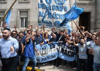 La Bancaria declara el estado de alerta y movilización ante despidos y cierre de sucursales