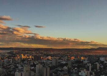 Alerta amarilla por lluvia y viento en Comodoro