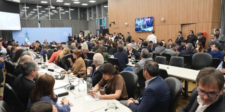 Luque aseguró que el tratamiento de la Ley de Glaciares está viciado desde sus inicios