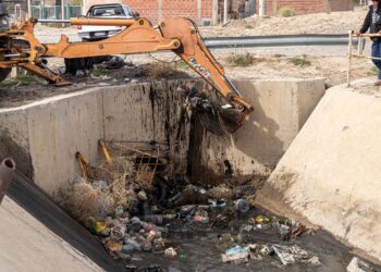 Se intensifican los trabajos de saneamiento en canales pluviales de la ciudad
