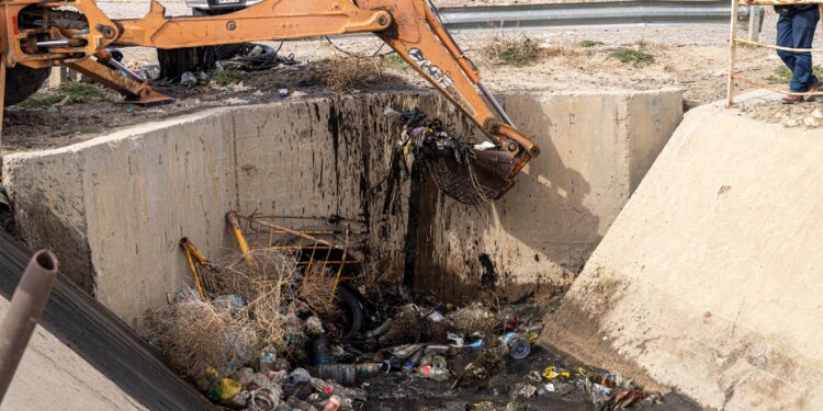 Se intensifican los trabajos de saneamiento en canales pluviales de la ciudad