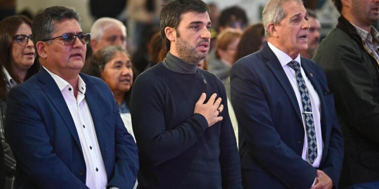 Torres encabezó el 83º aniversario de Alto Río Senguer con anuncios de viviendas y obras