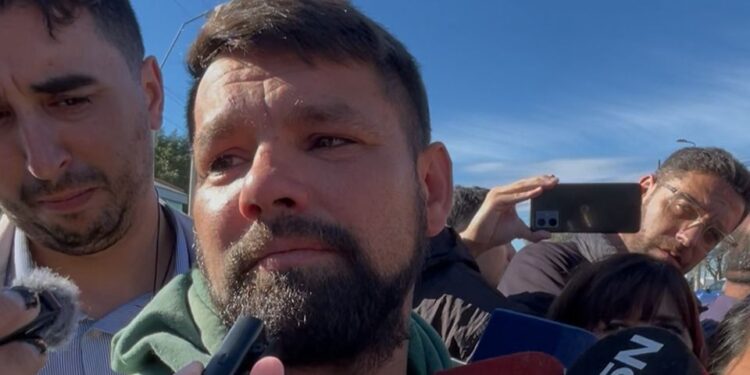 Con dolor y reclamos, habló el papá de Ángel durante la suelta de globos en la Ciudad Judicial