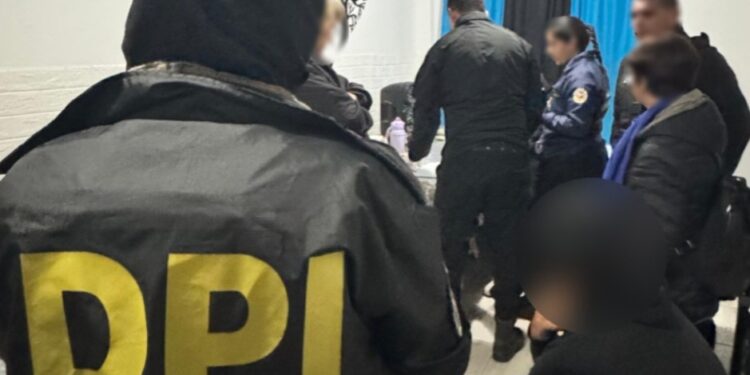 La Policía del Chubut realizó allanamientos en Puerto Madryn por amenazas en redes sociales